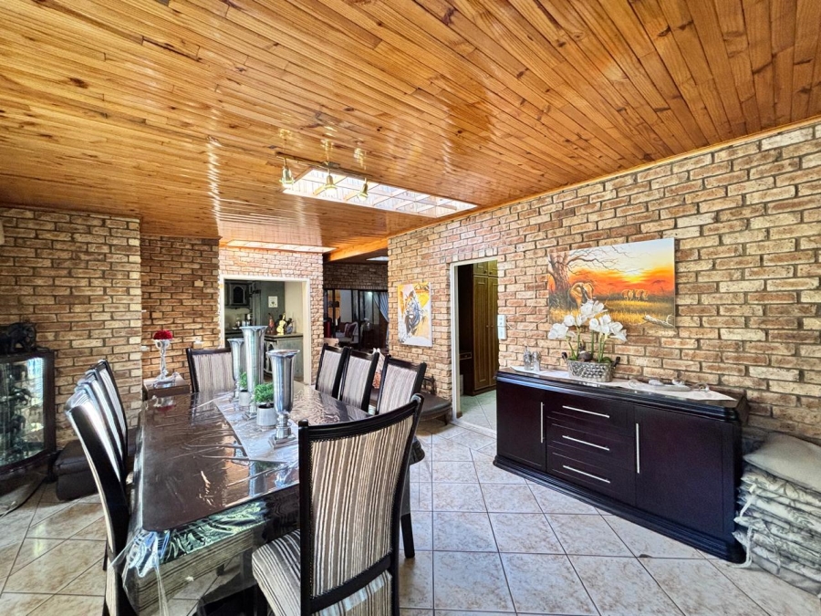 4 Bedroom Property for Sale in Flamwood North West